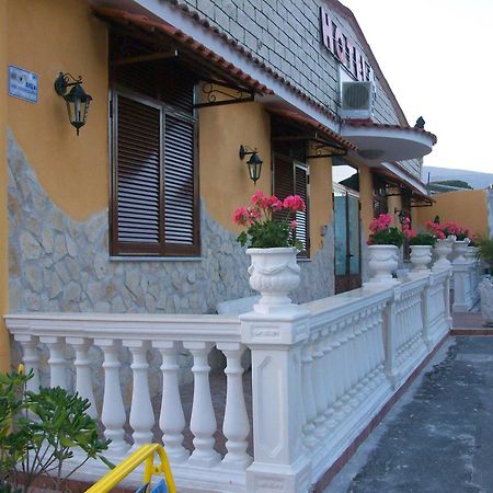 Hotel Il Quadrifoglio Torre del Greco Exterior foto